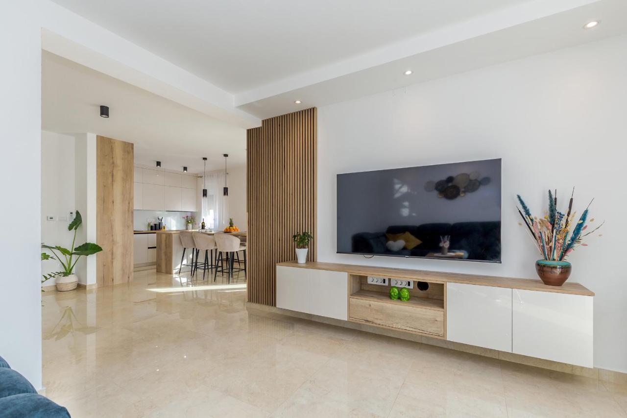 Holiday House Villa Andro Pinezici  Ngoại thất bức ảnh