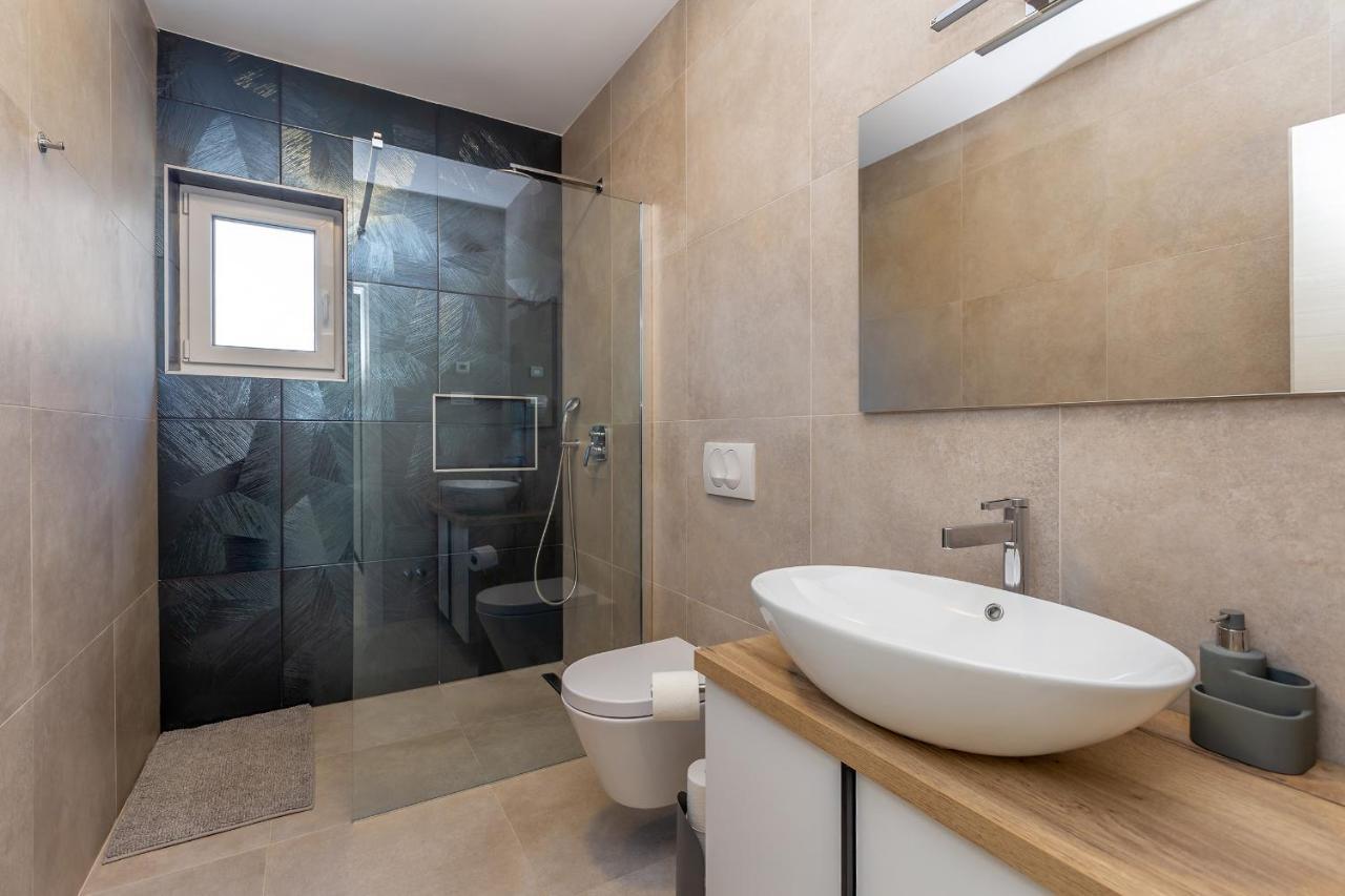 Holiday House Villa Andro Pinezici  Ngoại thất bức ảnh